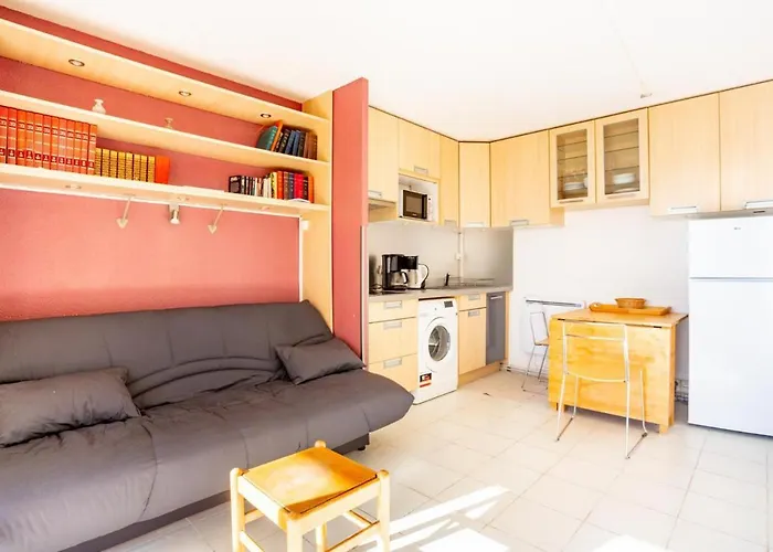 Cozy In Agay With Stunning Views